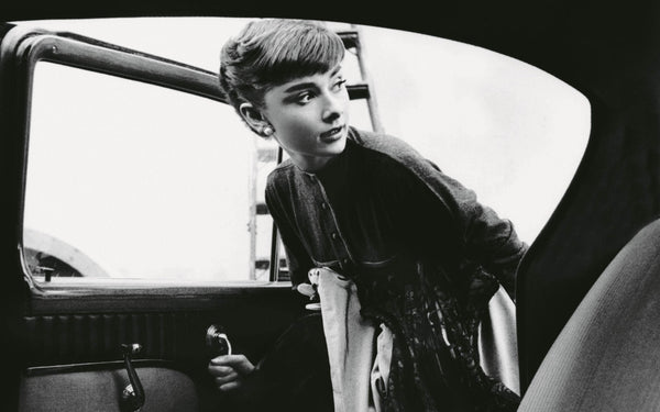 How Audrey Hepburn influenced modern fashion trends?
